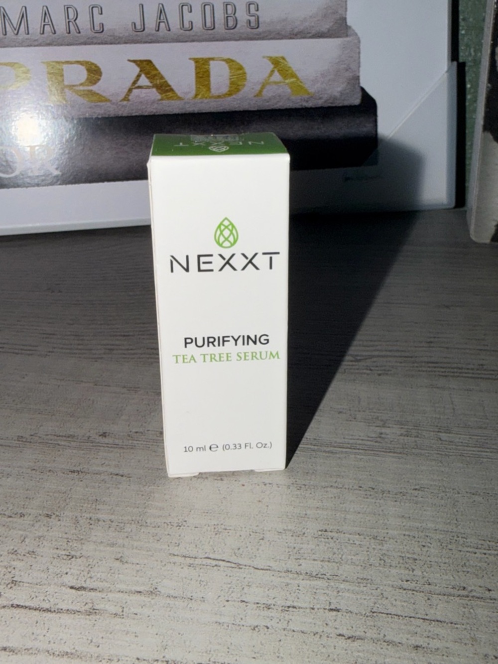 NIB NEXXT Purifying Tea Tree Serum - Green and White